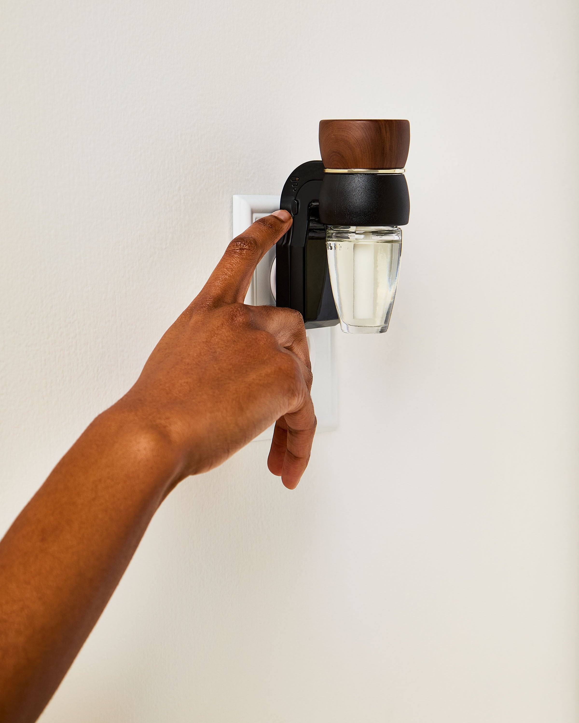 Black Hourglass Scent Control - Image 4