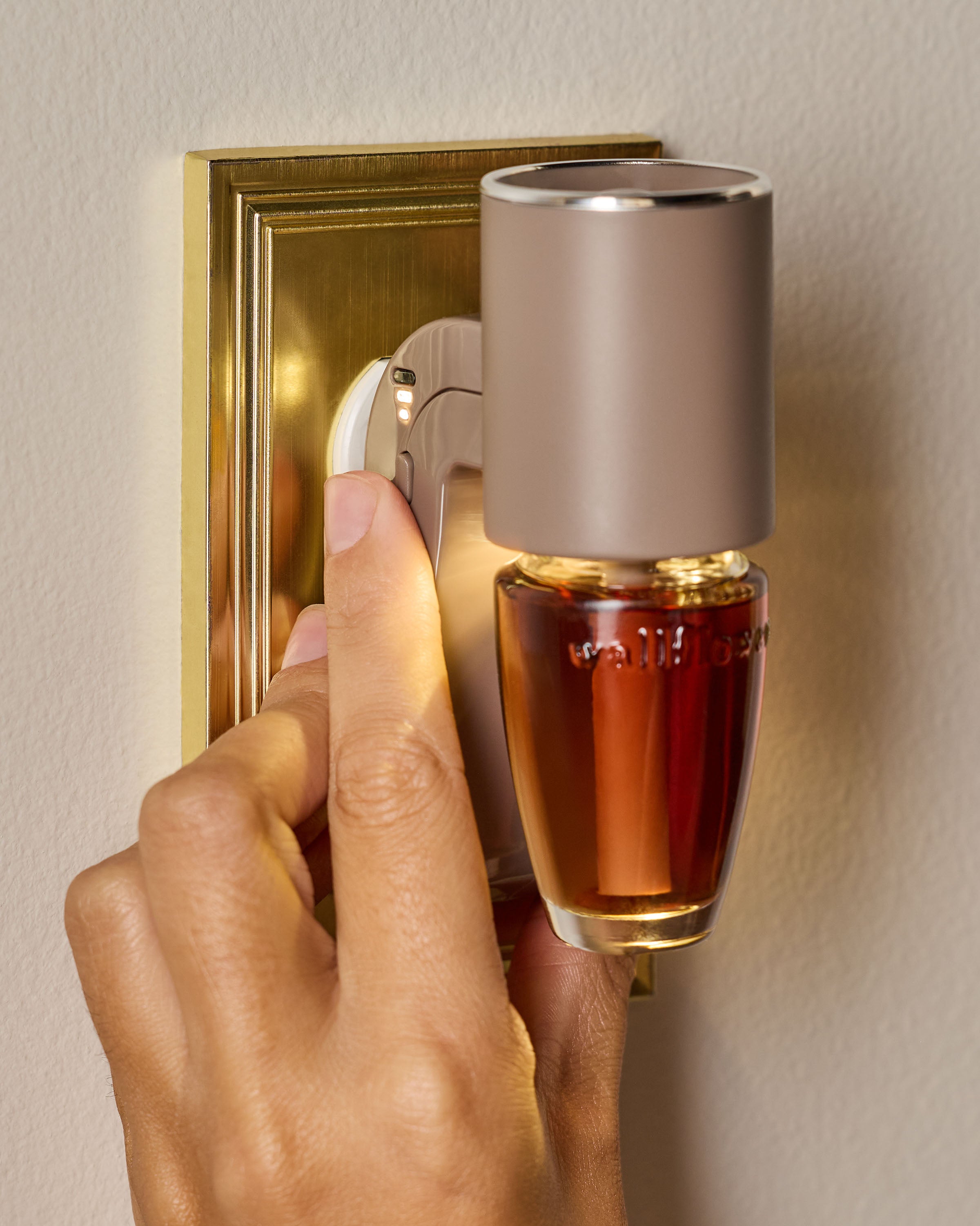 Brown Cylinder Scent Control Nightlight - Image 4