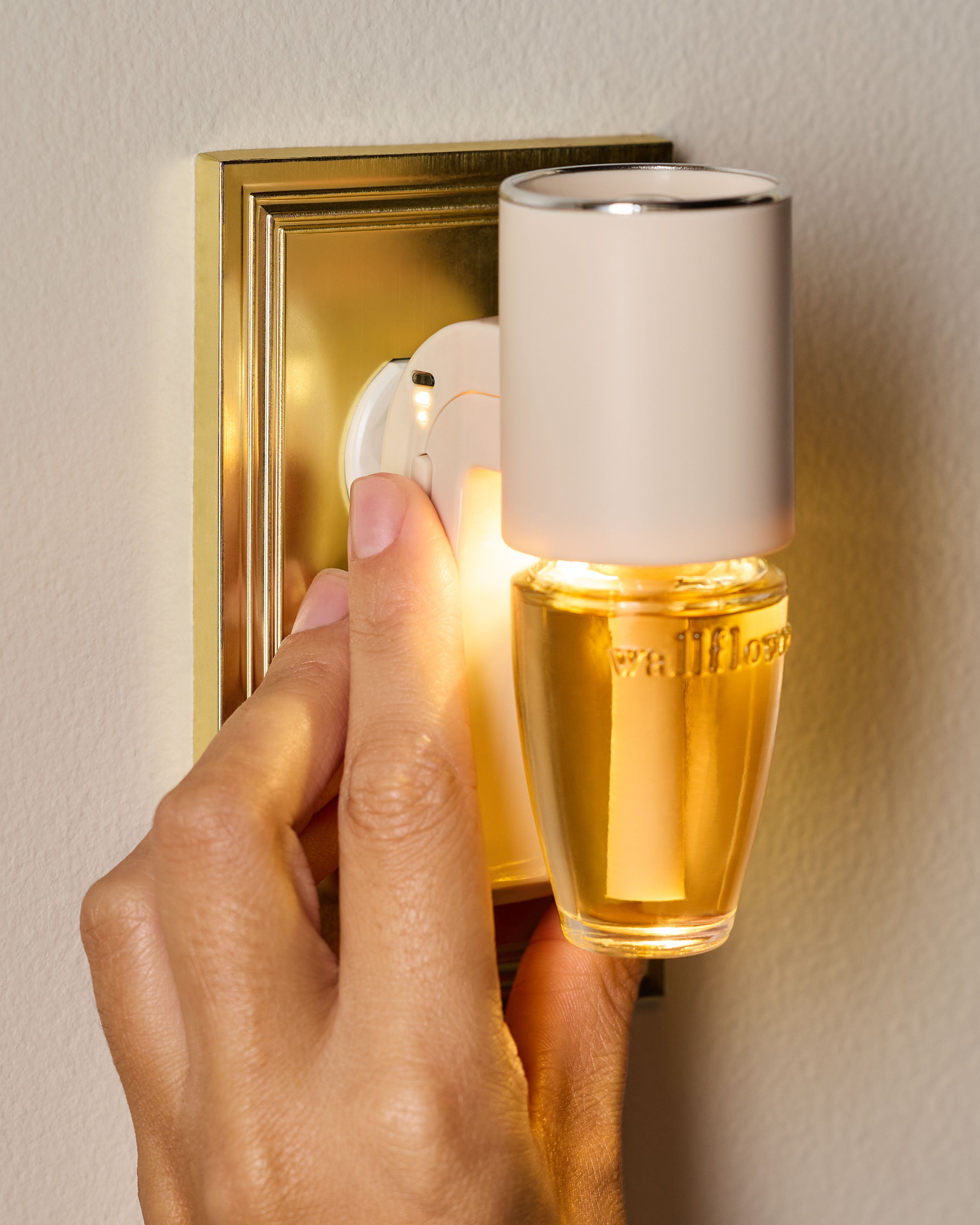Cream Cylinder Scent Control Nightlight - Image 4