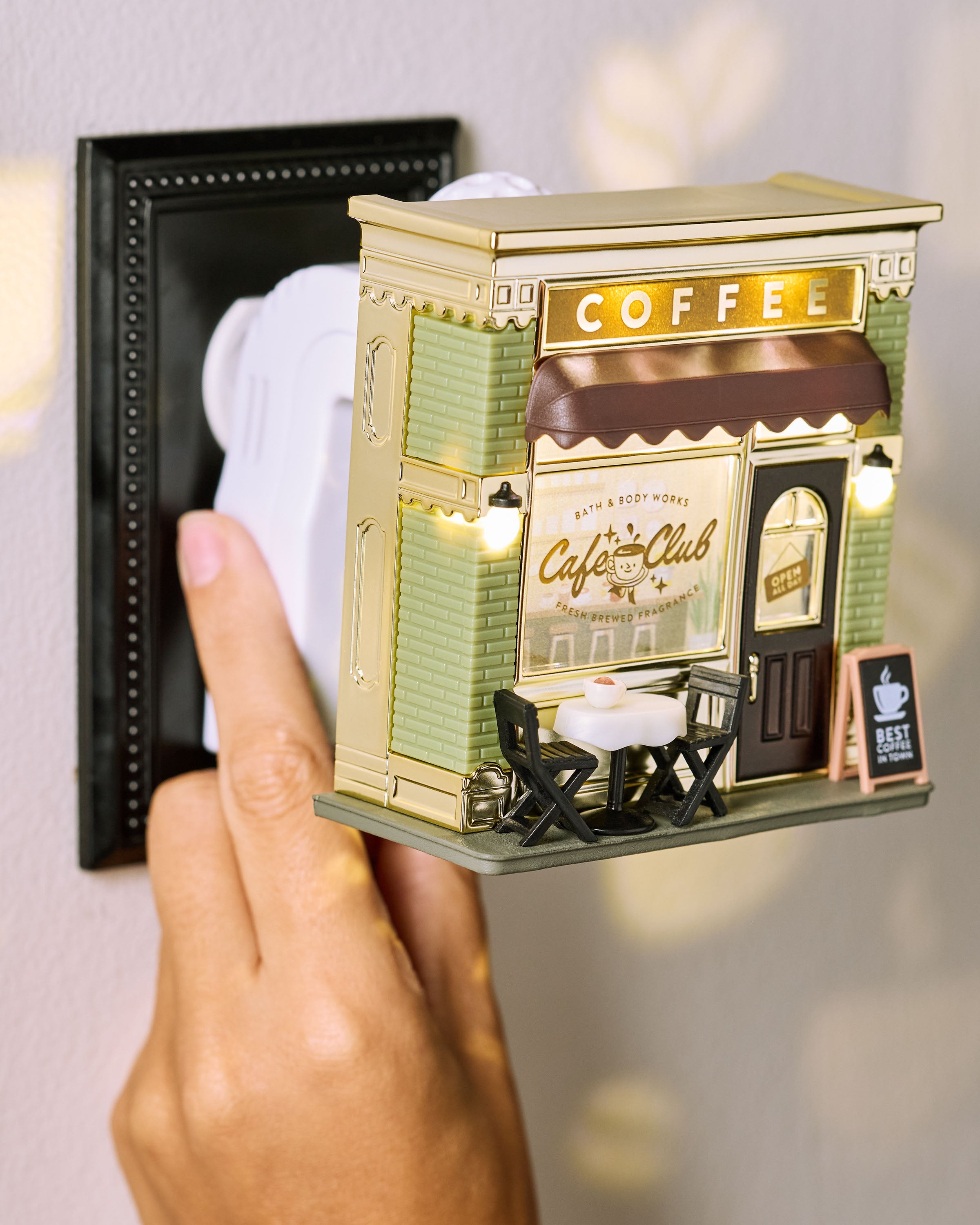 Coffee Shop Projector Nightlight - Image 4